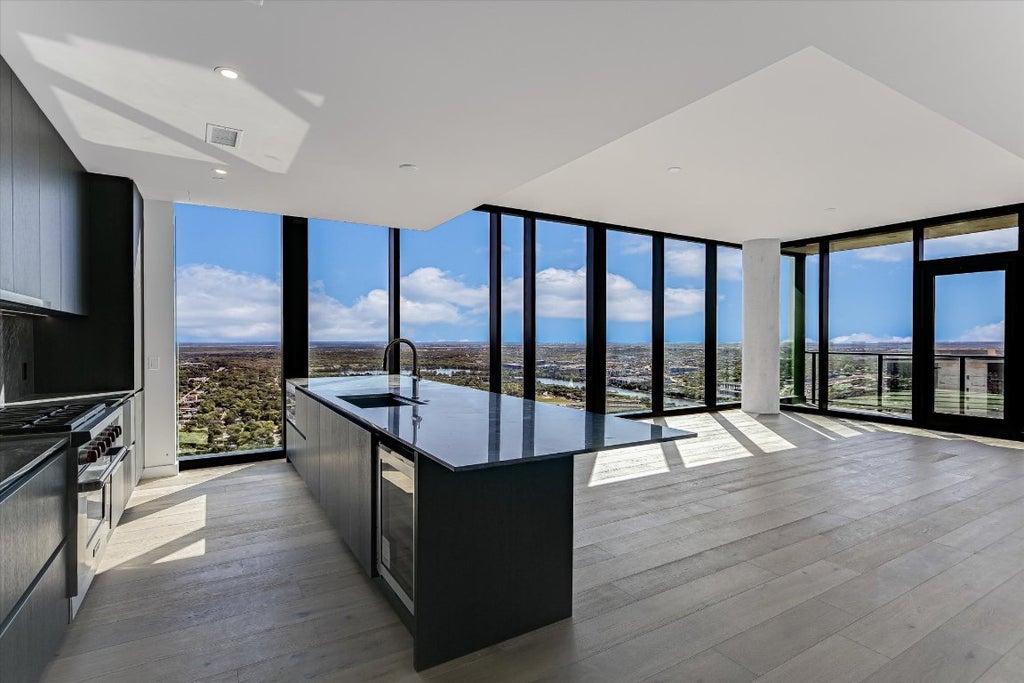 610 Davis Street 4501, Austin
