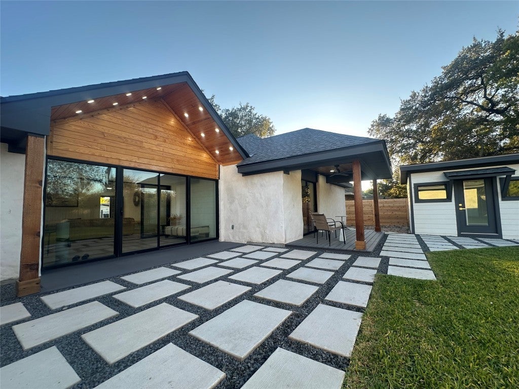 4910 Woodcreek Road, Austin