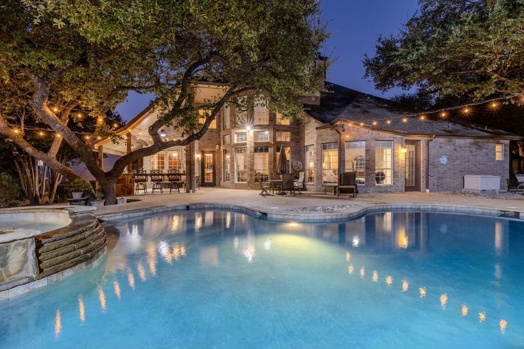 908 Golden Bear Cove, Round Rock