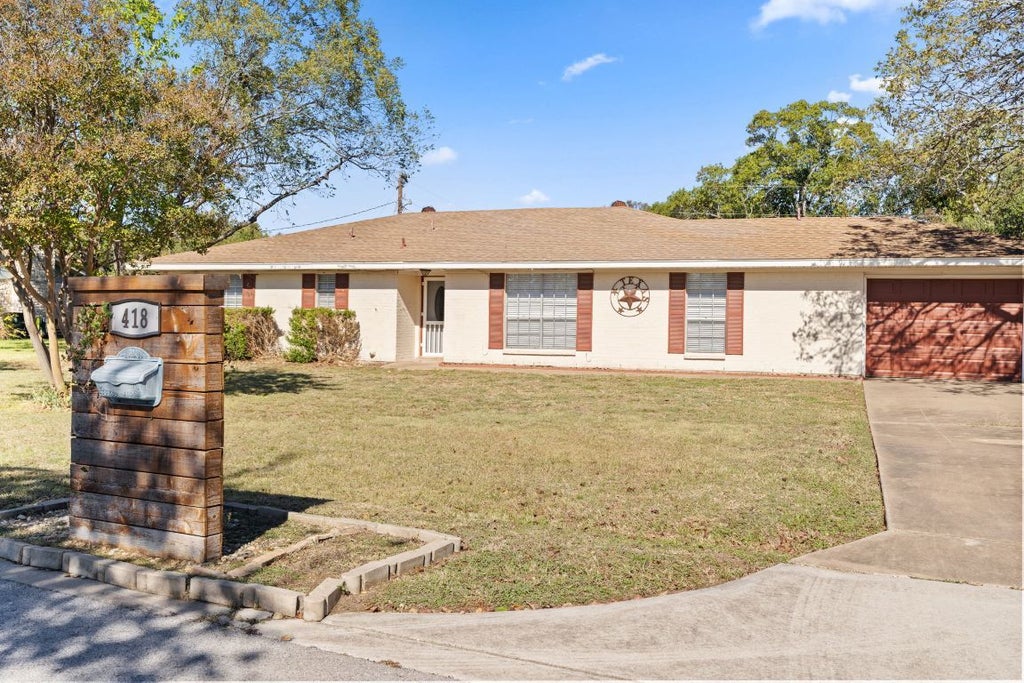 418 Hernandos Loop, Leander