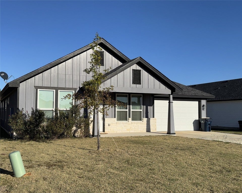 449 Dove Trail, Bertram