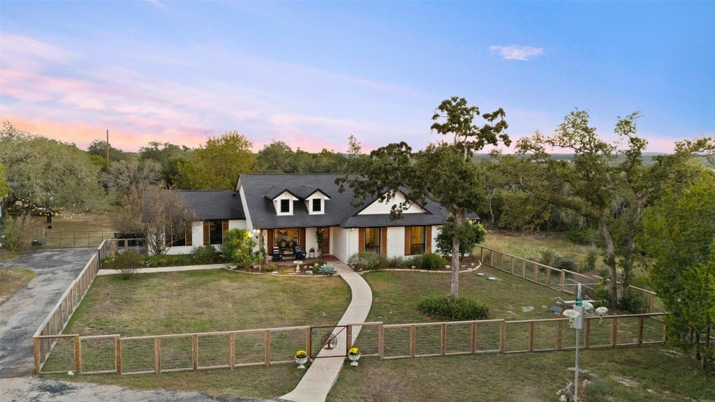 120 Oak Springs Drive, Dripping Springs