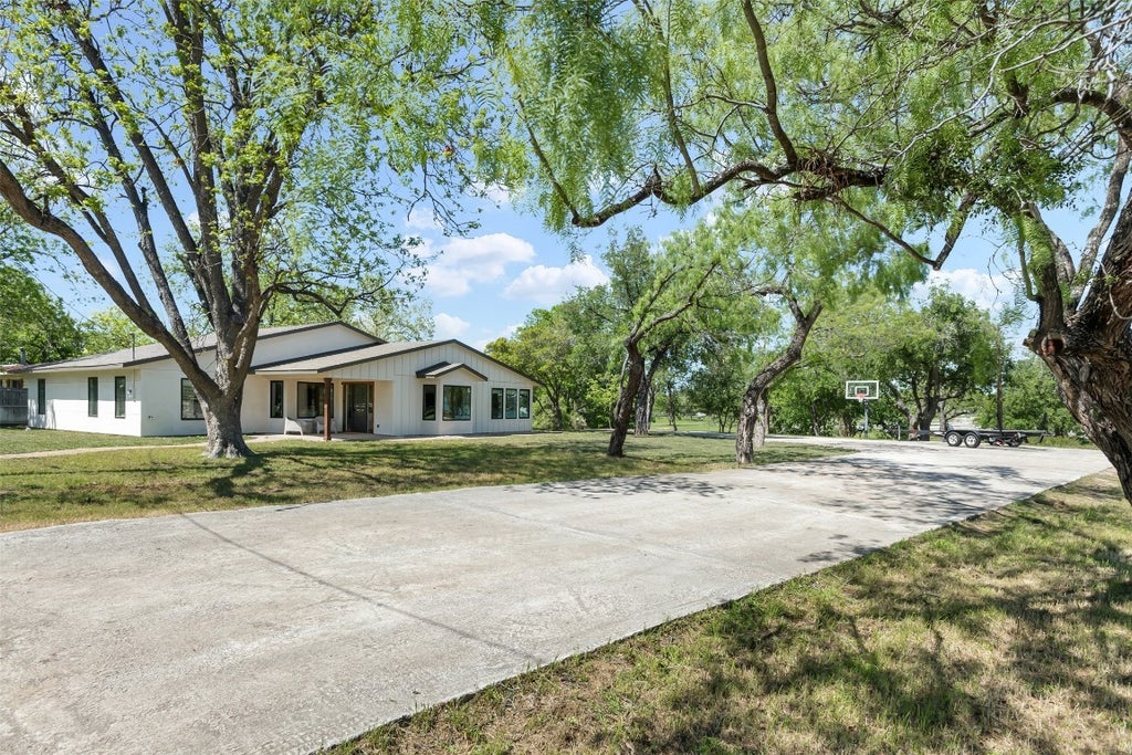 500 Lakeshore Drive, Marble Falls
