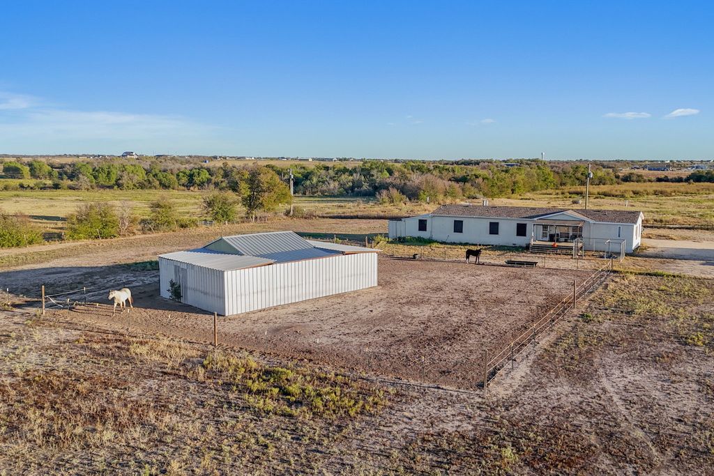 1600 County Road 465, Elgin