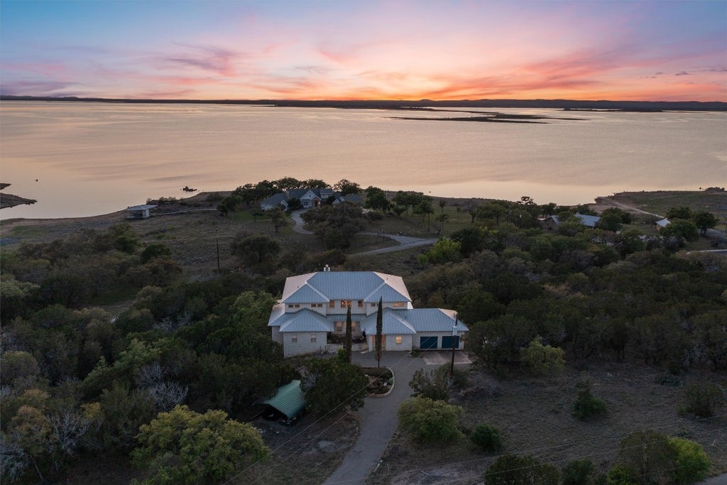 4401 Sunset Cliff Road, Burnet