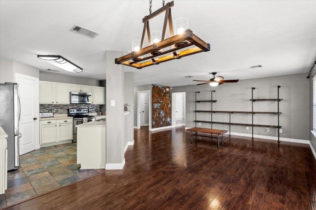 208 Rock Hound Lane, Liberty Hill