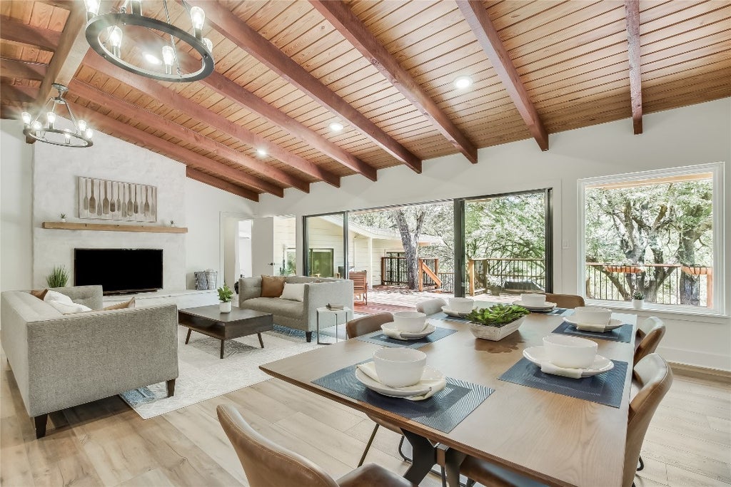 6201 Valleyview Street, Lago Vista