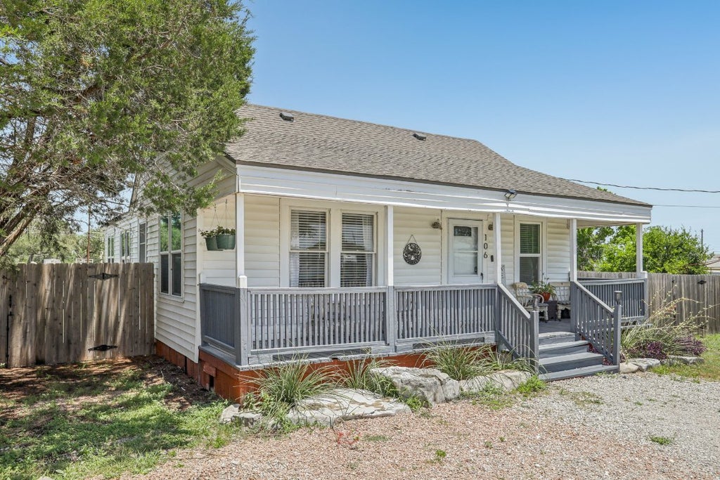 106 County Road 425, Spicewood