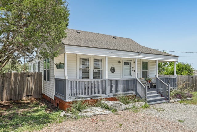 106 County Road 425, Spicewood