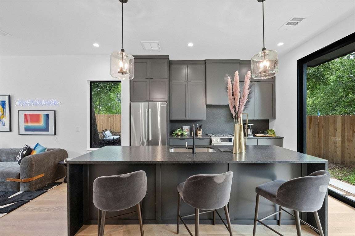 Photo of Listing #6465123