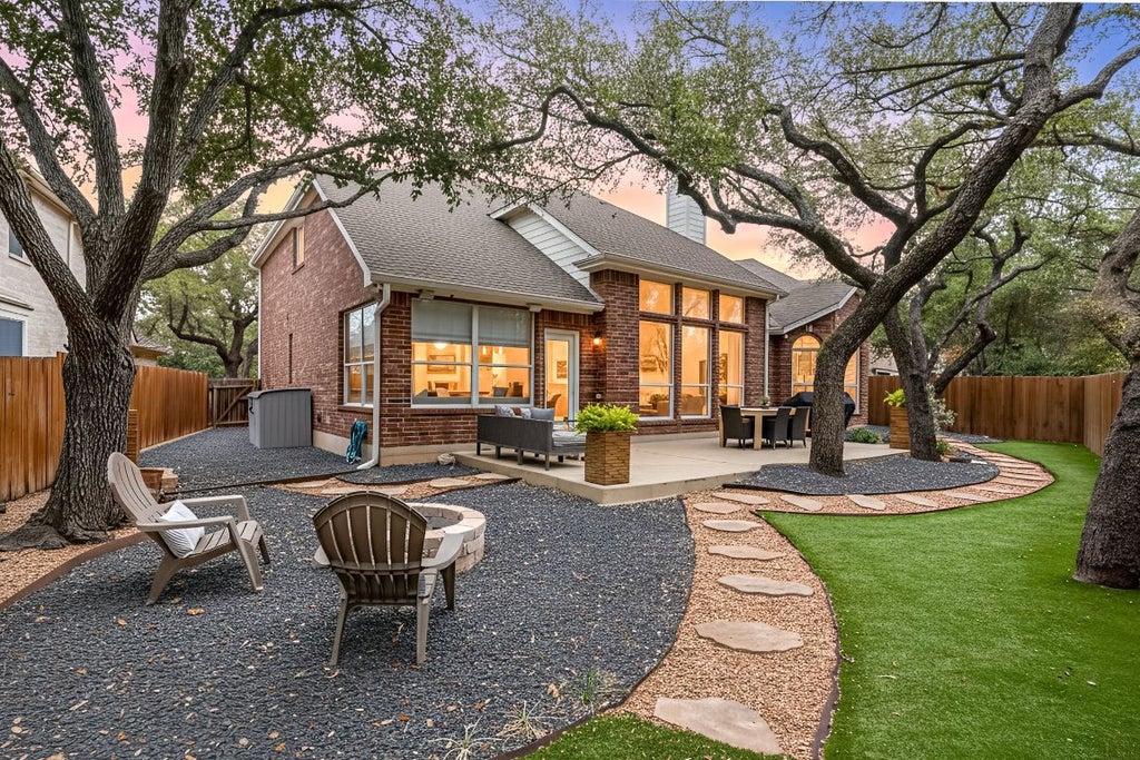 7913 Davis Mountain Pass, Austin