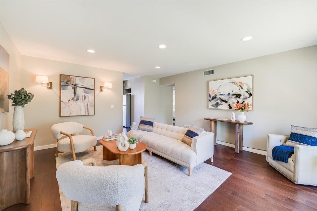 5332 Balcones Drive I, Austin