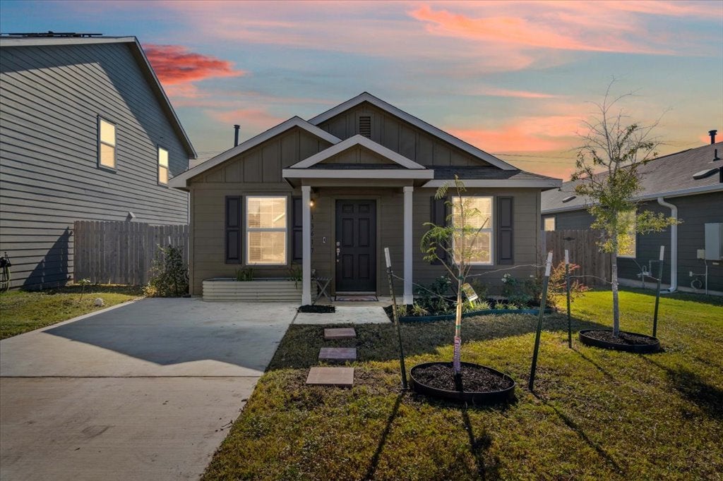 13617 Knights Branch Drive, Elgin