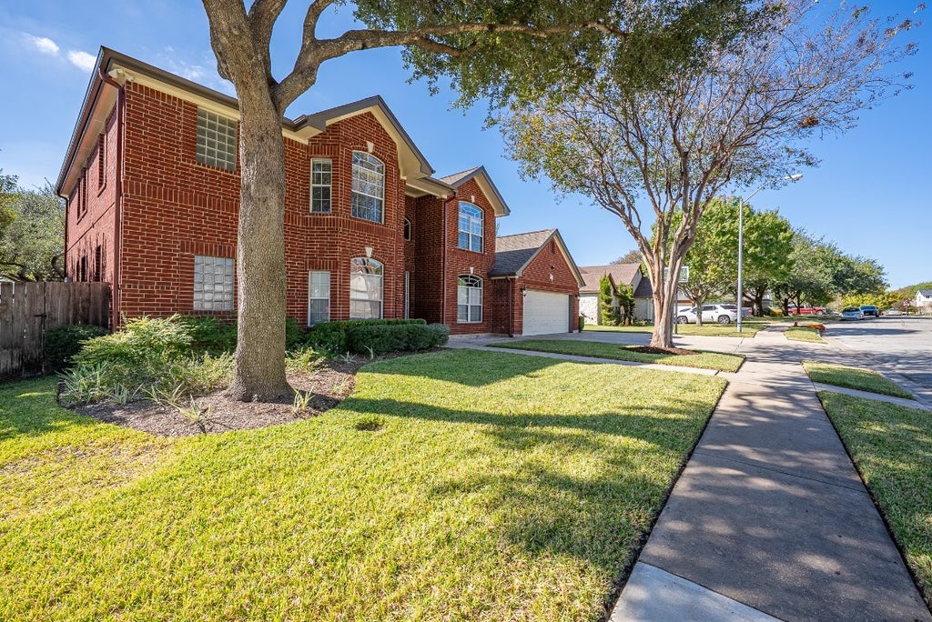 803 W Walter Avenue, Pflugerville