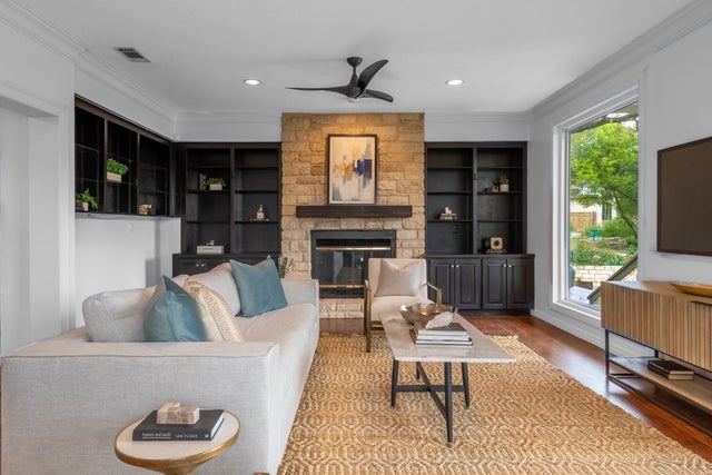 4703 Hickory Hollow, Austin