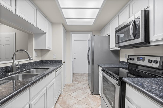 512 Eberhart Lane 1402, Austin