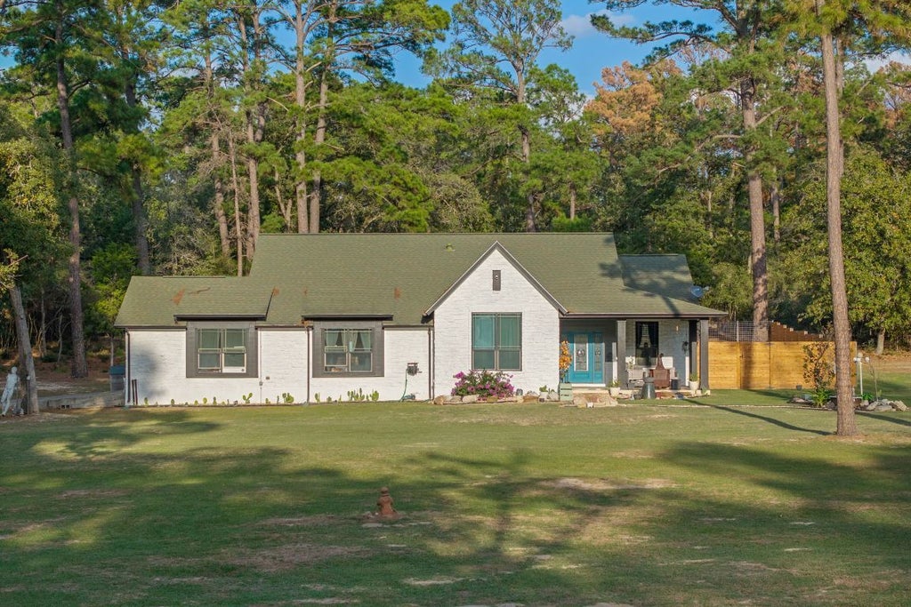 402 Pine Tree Loop, Bastrop