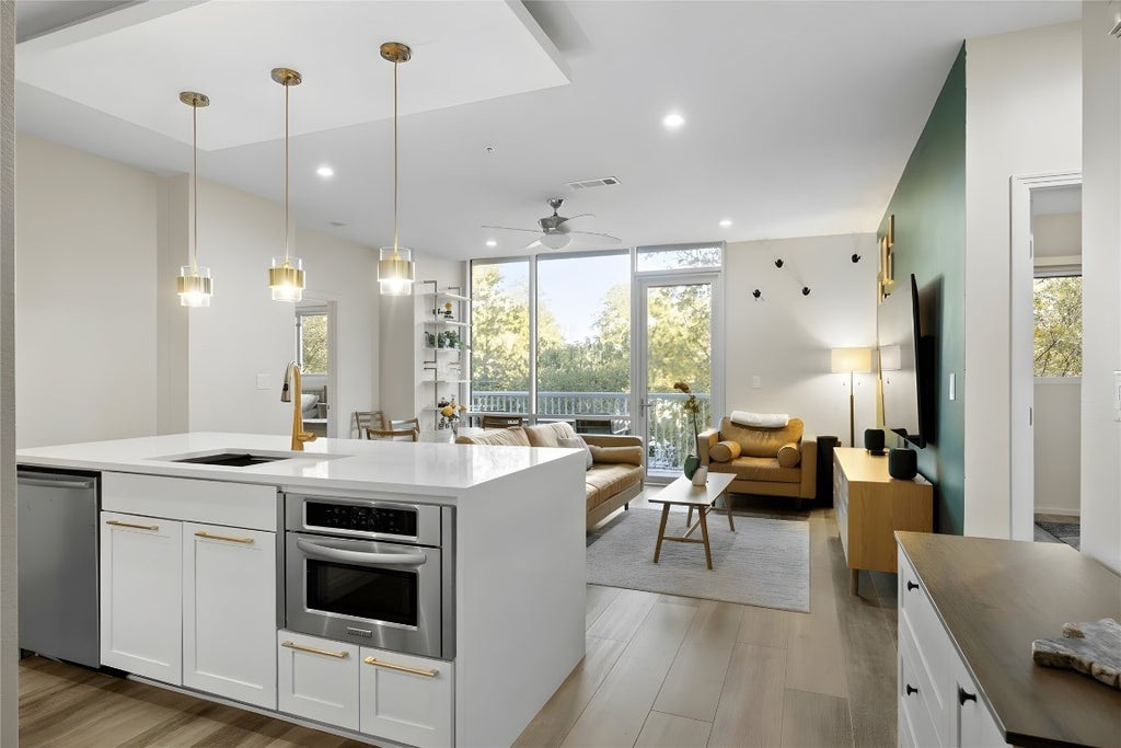 1600 Barton Springs Road 4205, Austin