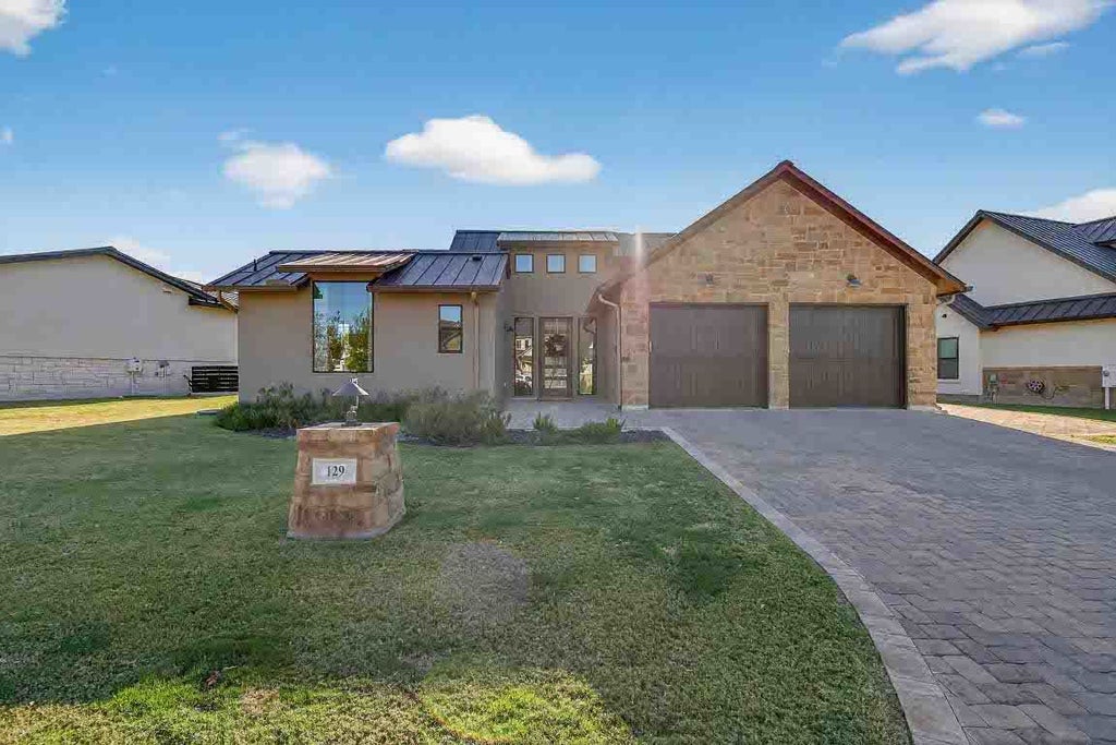 129 Azalea Loop, Horseshoe Bay