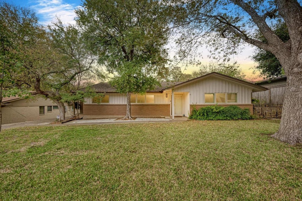 2500 Spring Creek Drive, Austin