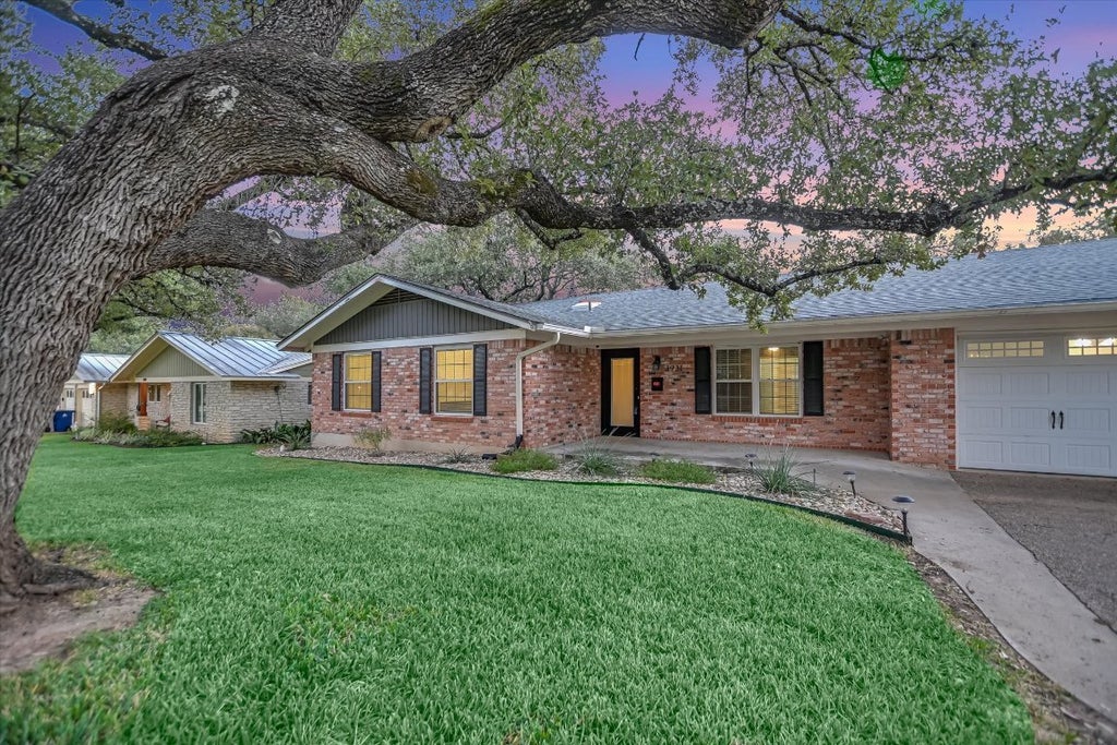 3921 Greystone Drive, Austin