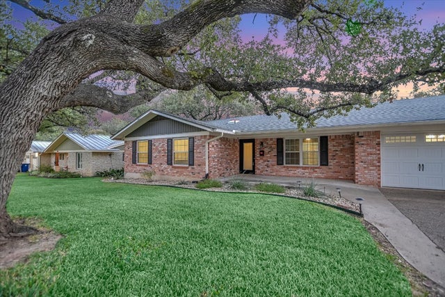 3921 Greystone Drive, Austin