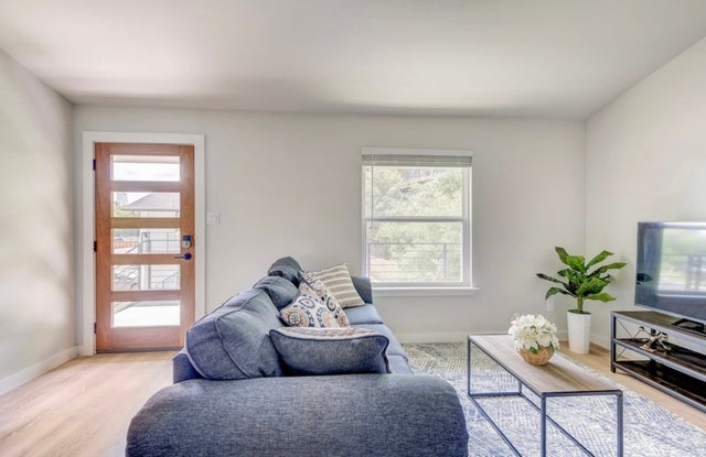 1205 Hollow Creek Drive 202, Austin