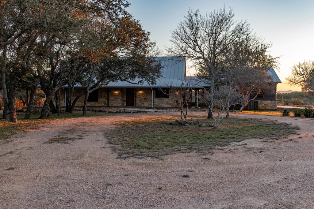 1250 Rocky Hollow Drive, Burnet