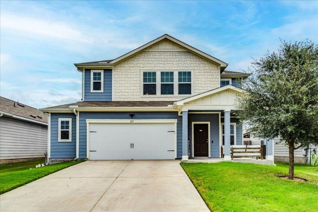 217 Seneca Loop, Kyle