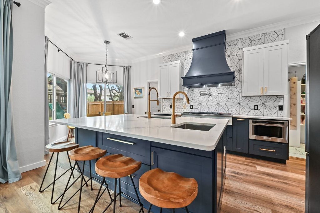 6609 W Oasis Drive, Austin