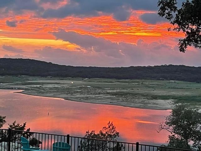 Residential Real Estate for Sale located in the neighborhood of Canyon Oaks Ph 02, on Lake Travis in the city of Lago Vista, TX