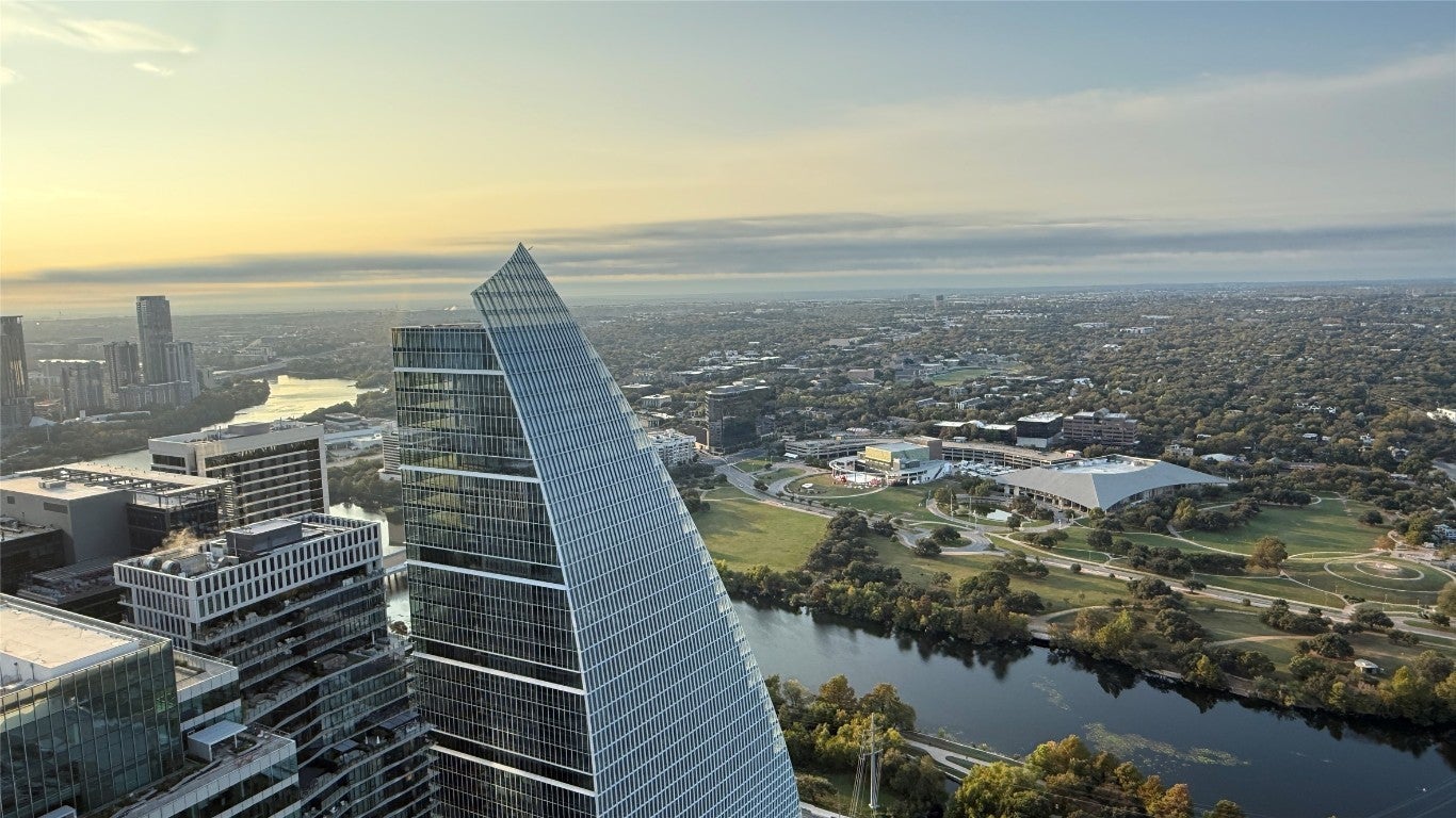 Photo of Listing #2439368