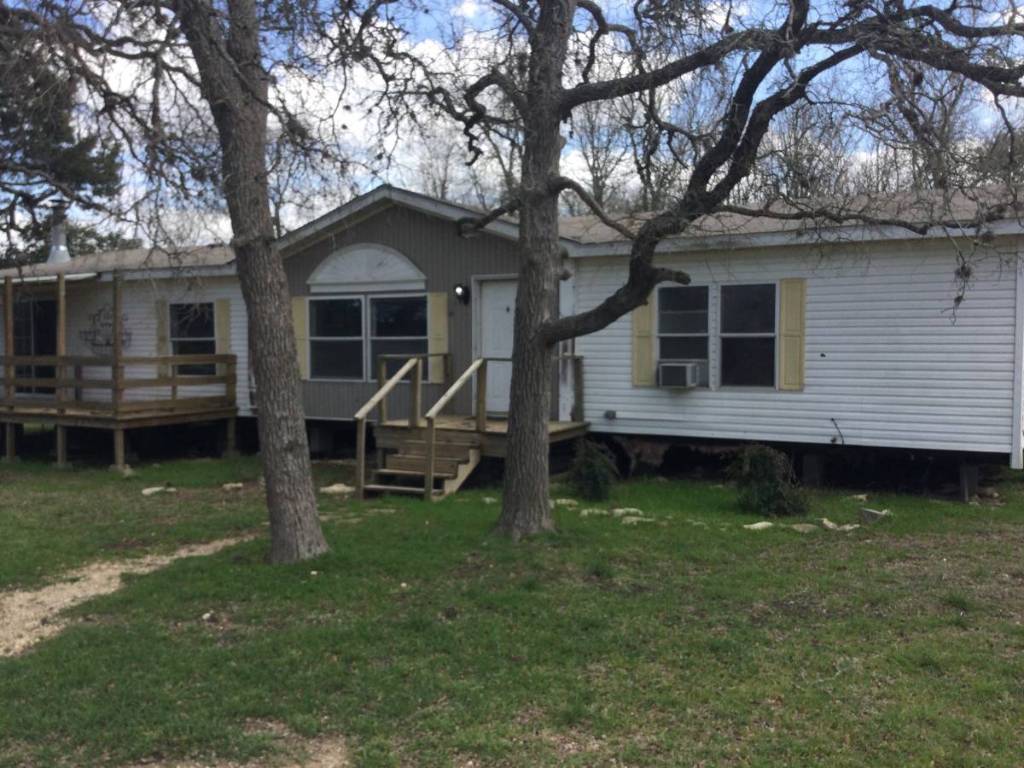 250 Rolling Oaks Drive, Driftwood