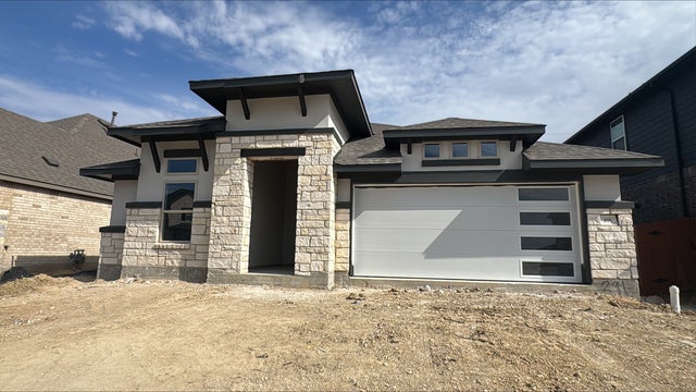 291 Grey Leaf Road, Buda