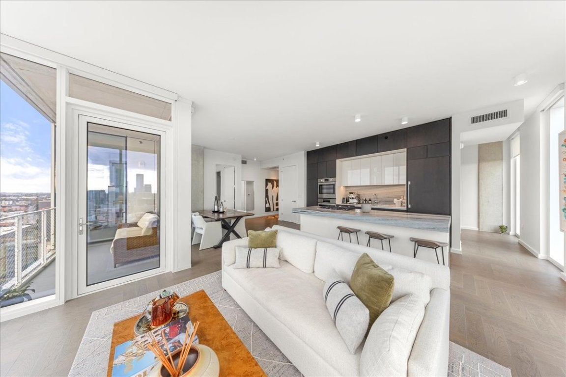 Photo of Listing #3324956