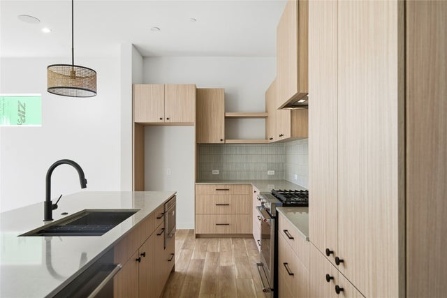 10813 Hermosillo Drive 1005, Austin