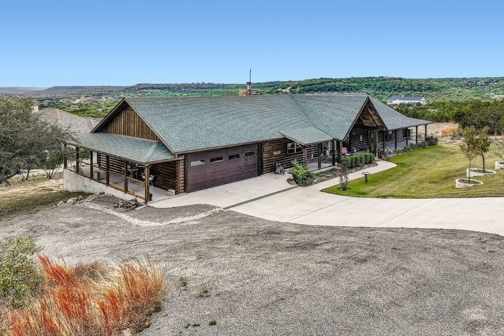 2201 Whitewater Drive, Bertram