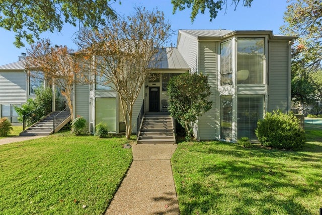 107 World Of Tennis Square, Lakeway