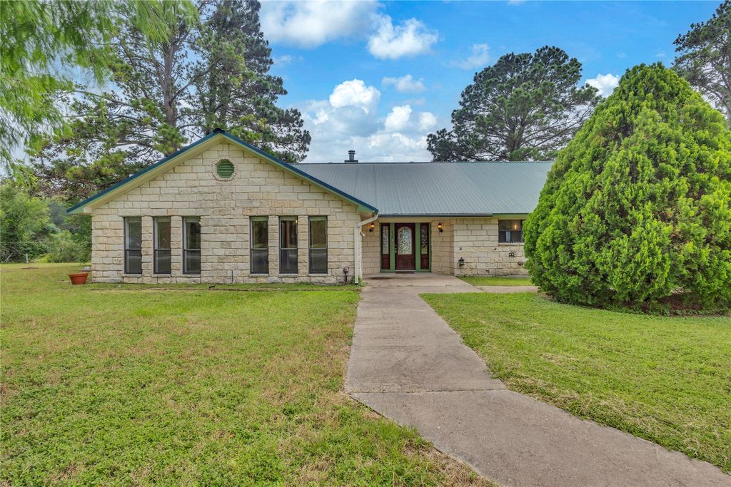 116 Shore Front Drive, Bastrop