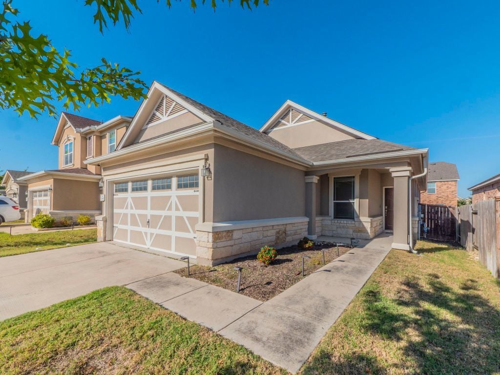 109 Holstein Street 107, Hutto