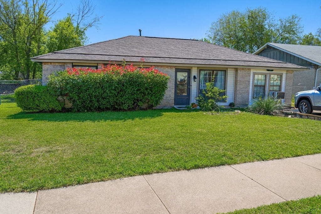 405 Thistlewood Drive, Austin