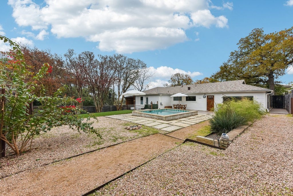 1101 Manlove Street, Austin
