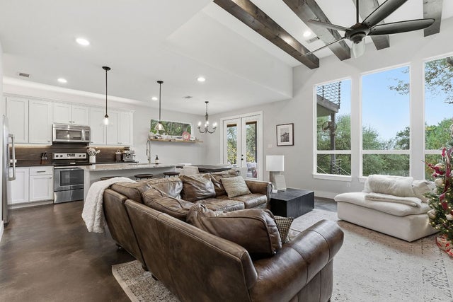 10012 Janet Loop, Dripping Springs