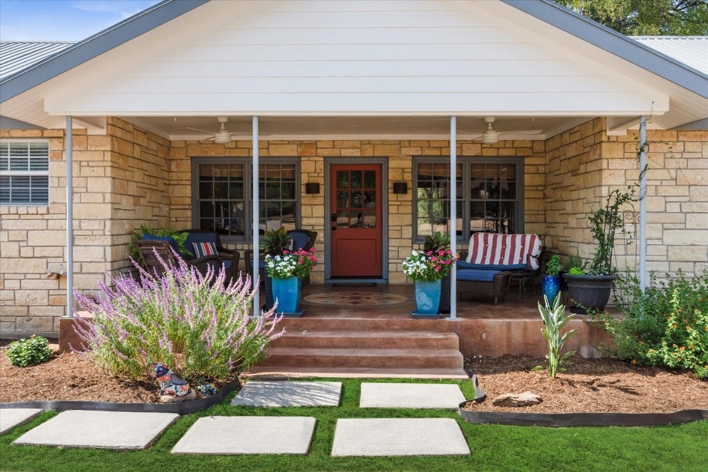 1102 Avenue G, Marble Falls