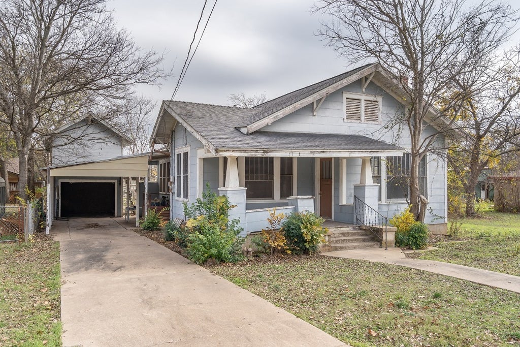 1621 S College Street, Georgetown