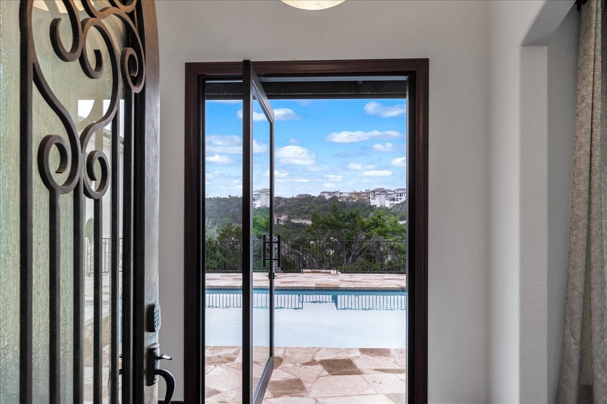 Photo of Listing #3237463