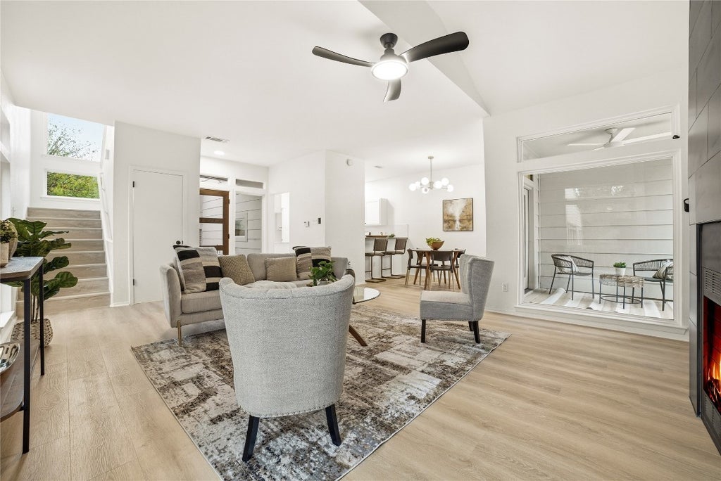 8320 Greenslope Drive B, Austin