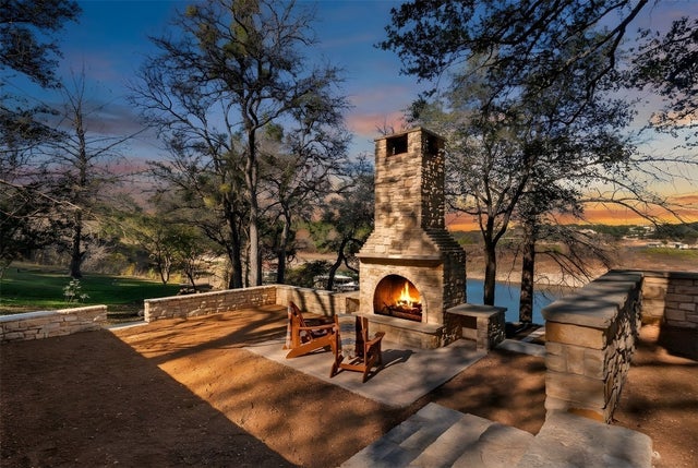 25400 Cove Drive, Spicewood