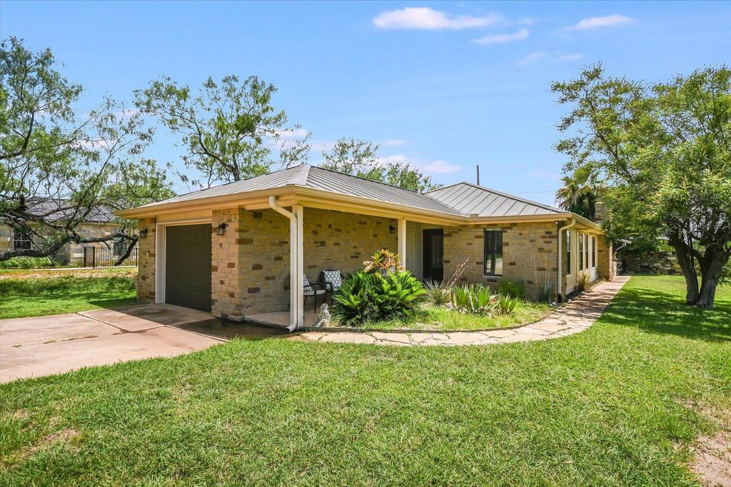 603 Sun Ray, Horseshoe Bay