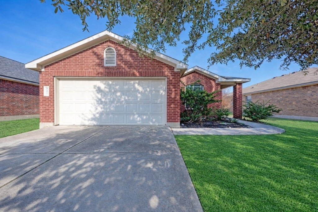 921 Dexter Drive, Leander